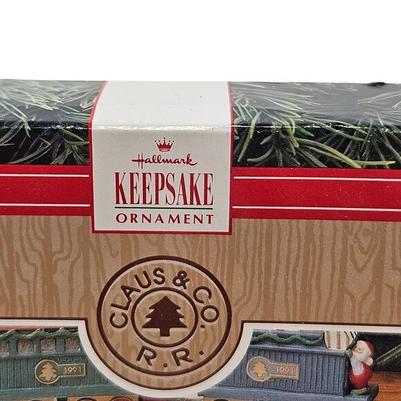 Hallmark Claus & Co RR Railroad Trestle Display Stand 4 Train Cars 1991 - Picture 12 of 12